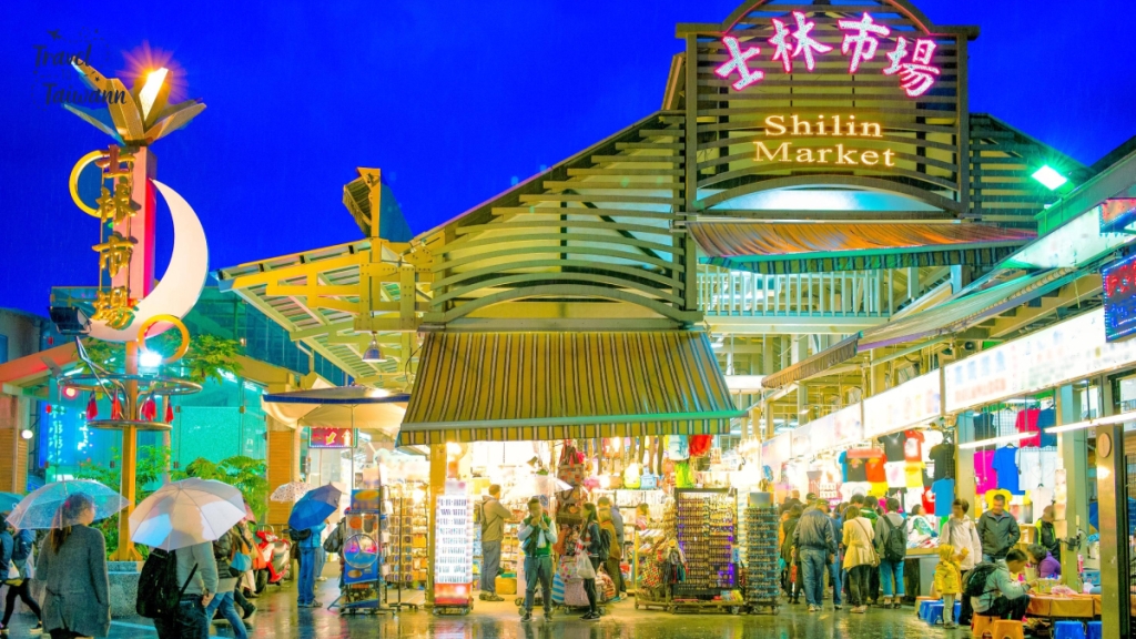 Chợ đêm Shilin là khu chợ lớn và bán nhiều mặt hàng khác nhau
